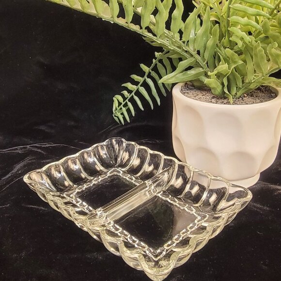 Vintage Clear Pressed Glass Divided Dish with Scalloped Edge - Picture 13 of 13